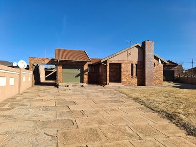 House For Sale in Sebokeng, Sebokeng