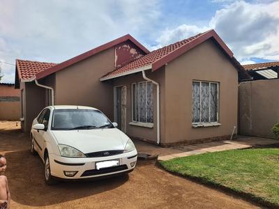 House For Sale in Lakeside, Evaton