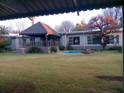 House For Sale in Flora Gardens, Vanderbijlpark