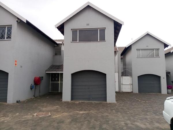 Townhouse For Sale in Three Rivers, Vereeniging